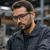 ใช้ แว่นตาเซฟตี้ ในโรงงานช่วยลดอุบัติเหตุ